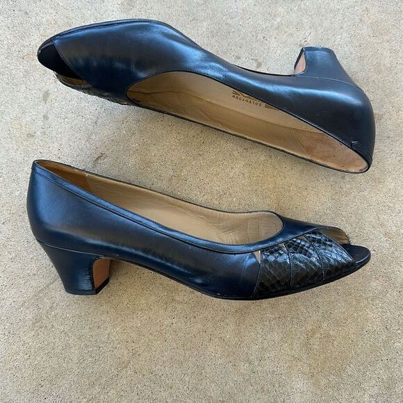 Salvatore Ferragamo Peep Toe Leather Pumps Made in Florence Italy Women’s Size 8 - Picture 7 of 12